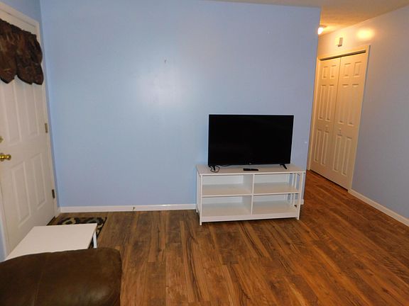 5th image of 624 Mires Ln