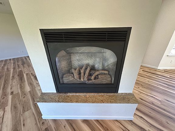 5th image of 43038 Glacier Ln