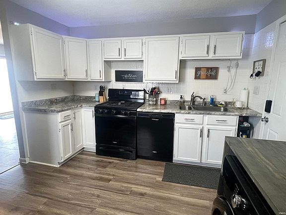 4th image of 2067 Shelby Ave