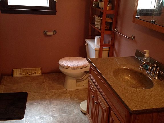 4th image of 118 South 300 East