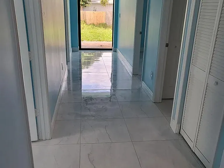 409 Broward Ave — Photo 12