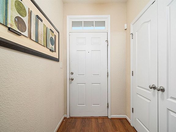 3rd image of 4940 Almandine Ave