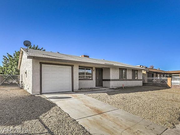 3rd image of 3681 Lakeshore Ln