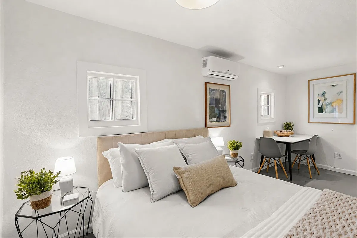 Studio, $2,500 — Photo 4