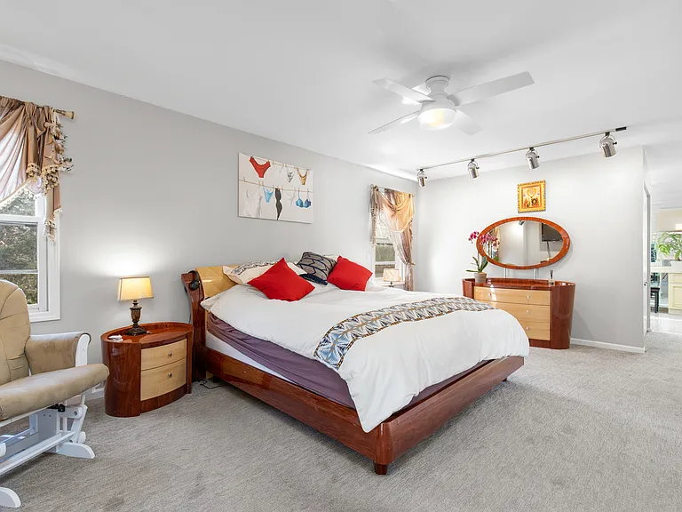 155 Chapel Oaks Dr — Photo 24
