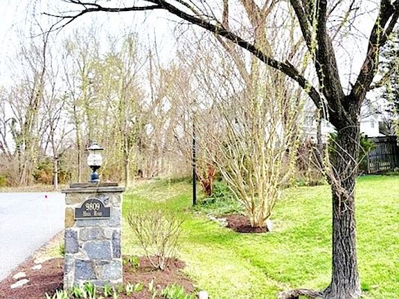 3rd image of 9809 Hall Rd