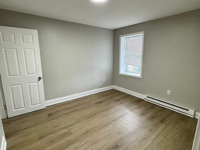 218 N Clayton St — Photo 8