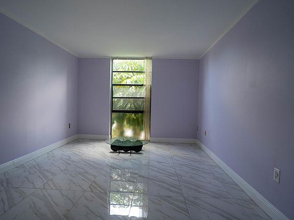 3rd image of 16950 W Dixie Hwy APT 224