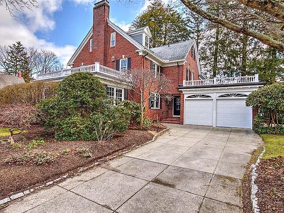 3rd image of 39 Harwich Rd
