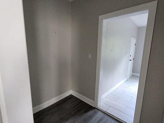 5th image of 136 Shepard Ave #1