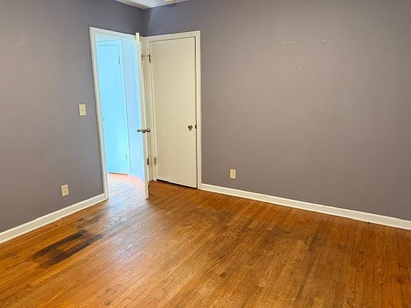 5th image of 1744 Wayne Rd
