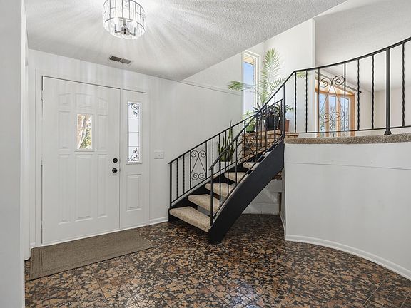 4th image of 2063 Parkway Dr