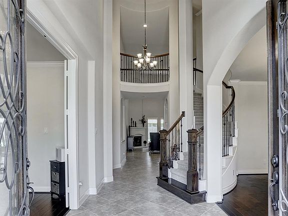 3rd image of 27603 Lakeway Trail Ln
