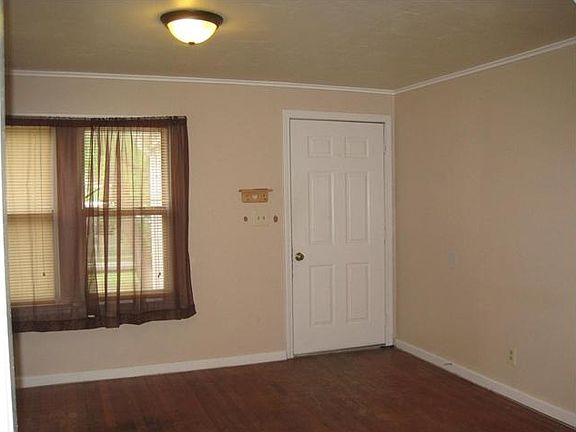 2nd image of 1914 N Park Ave