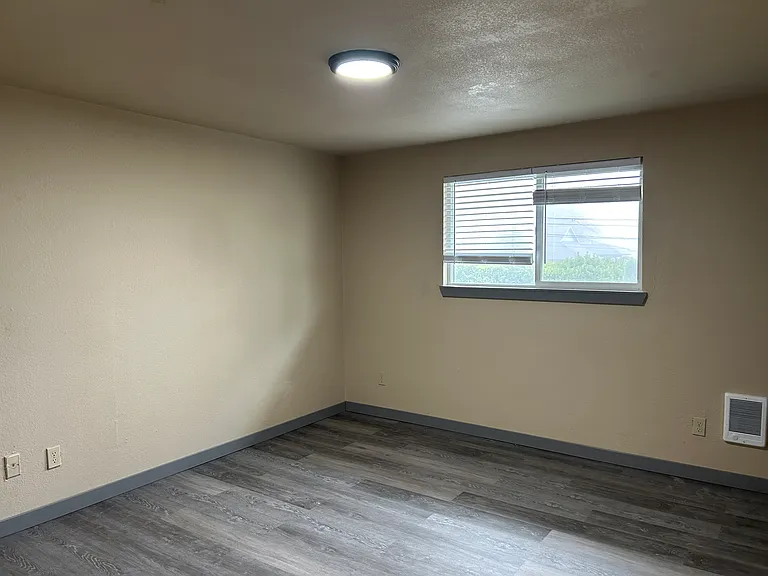 1765 Queen Ave SW — Photo 28