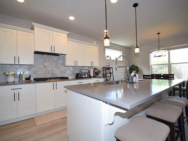 1690 S Quartz Dr — Photo 16