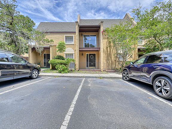 2nd image of 319 Greencastle Dr
