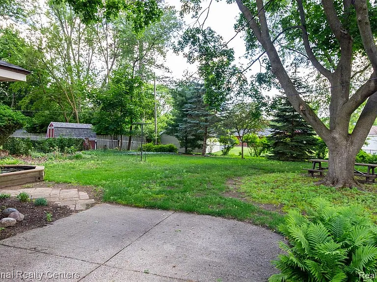 2475 Lafay Dr — Photo 31