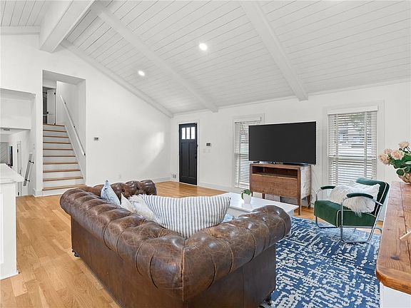 4th image of 1350 Sanden Ferry Dr