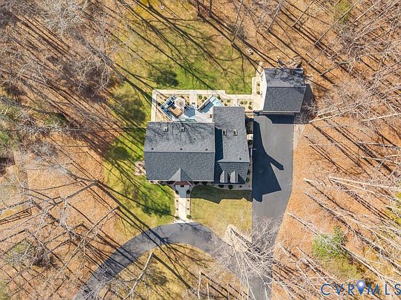 3rd image of 1531 King William Woods Rd