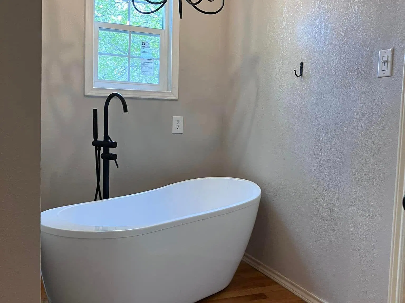 3 bed, 2000 sqft, $3,500 — Photo 2