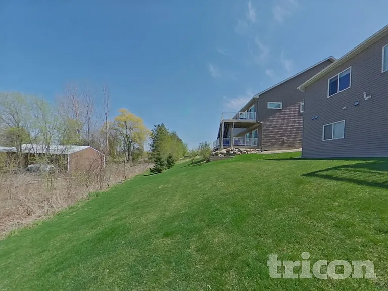 1341 Meadow Ln — Photo 17