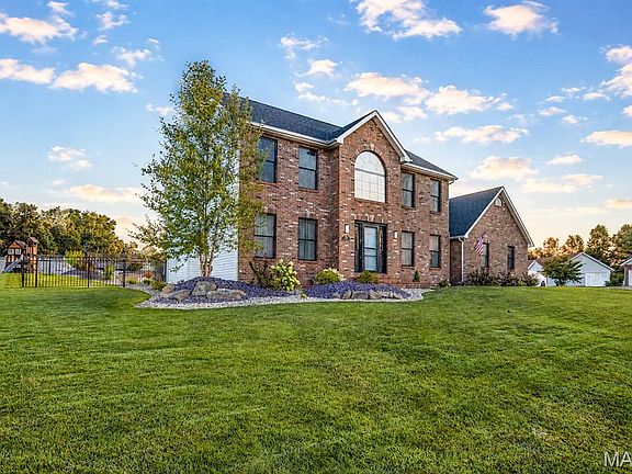 3rd image of 5220 Foxglove Ln