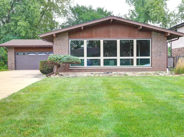 11222 85th St, Willow Springs, IL 60480