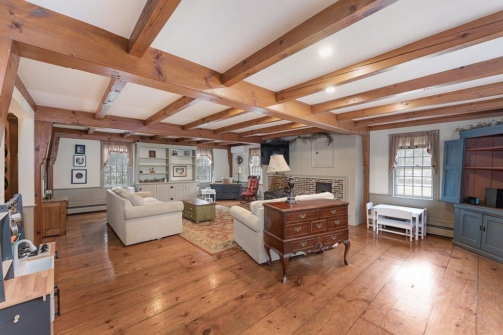 702 Nate Whipple Hwy, Cumberland, RI 02864 Zillow