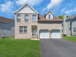 5 Vaccaro Rd, Lawrence Township, NJ 08648