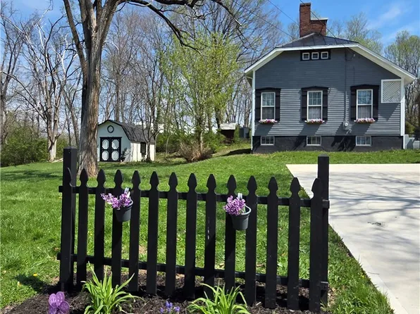 2282 Whitey Marshall Dr, Dayton, OH 45434