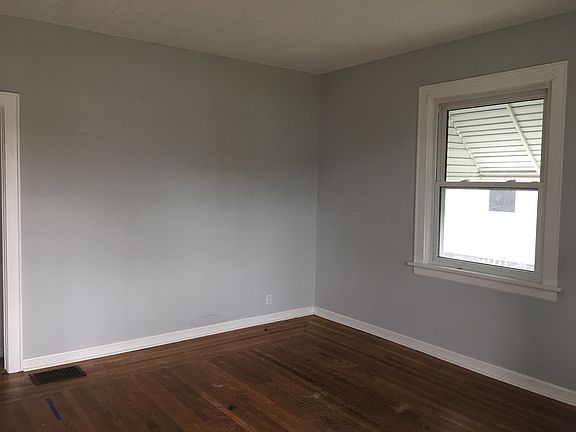 2nd image of 4559 Lamont Ave