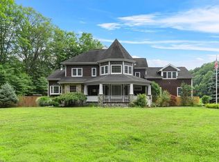 1081 E Mountain Rd S, Cold Spring, NY 10516