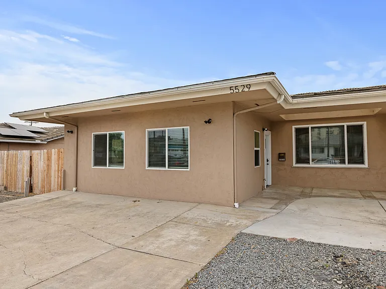 5529 Dorothy Dr — Photo 1