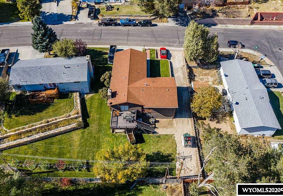 1st image of 855 Hillside Dr