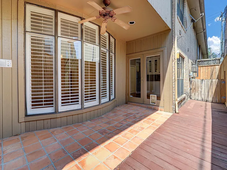2313 Nantucket Dr #B — Photo 16