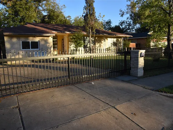 2320 Prichard Ln, Dallas, TX 75227