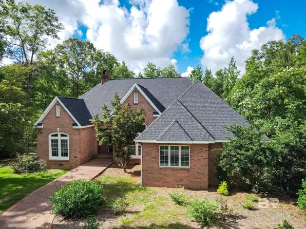 983 Forest Hill Dr, Atmore, AL 36502