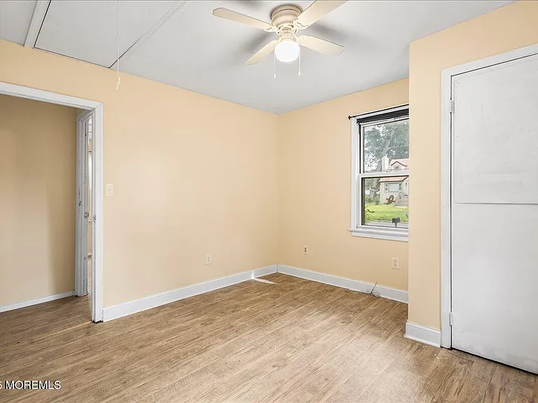 61 Cooney Ave — Photo 17