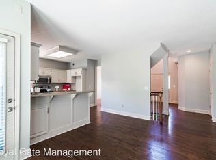 8304 W 122nd St, Overland Park, KS 66213