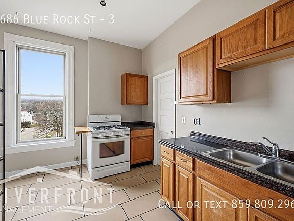 5th image of 1686 Blue Rock St #3