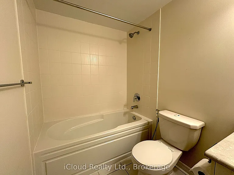 2466 Village Cmn — Photo 46