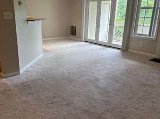 1324 Garden Wall Cir #306, Reston, VA 20194