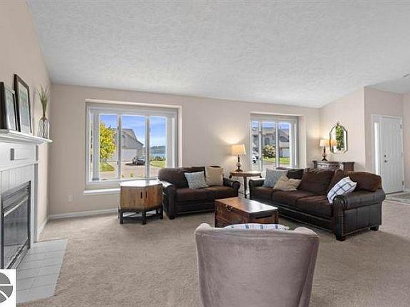 3rd image of 6281 Ridge Dr Unit 21