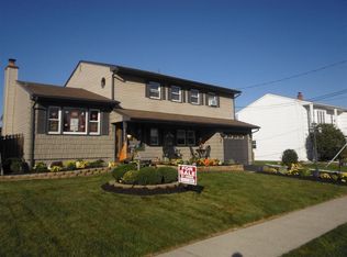 39 Majestic Dr, Port Reading, NJ 07064