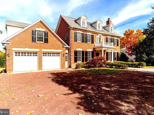 4011 Bradley Ln, Chevy Chase, MD 20815