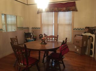 213 Dallas St, Yoakum, TX 77995