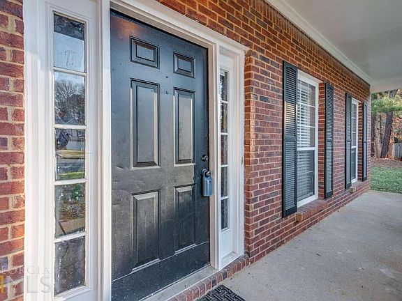 2nd image of 2781 Sweet Oaks Ct