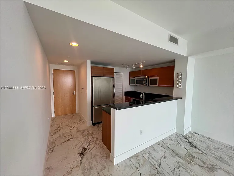 253 NE 2nd St #2409 — Photo 8