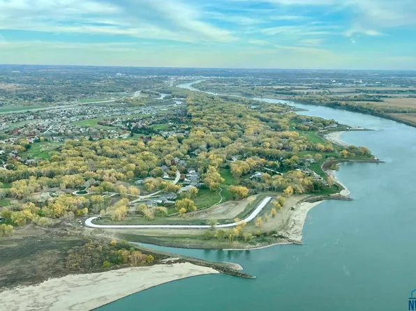 716 Firethorn Trl Lot 9, North Sioux City, SD 57049